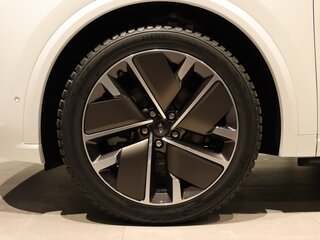 2025 Li Auto (Lixiang) L9 52.3 kWh I Рестайлинг, белый, 11990000 рублей, вид 5