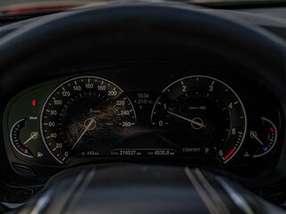 2017 BMW 5 серии 520d xDrive VII (G30/G31/G38), чёрный, 2210000 рублей, вид 5