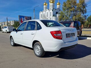 2026 Lada (ВАЗ) Granta I Рестайлинг, белый, 1089900 рублей, вид 3
