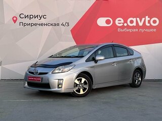 2010 Toyota Prius III (XW30), серебристый, 900000 рублей, вид 1