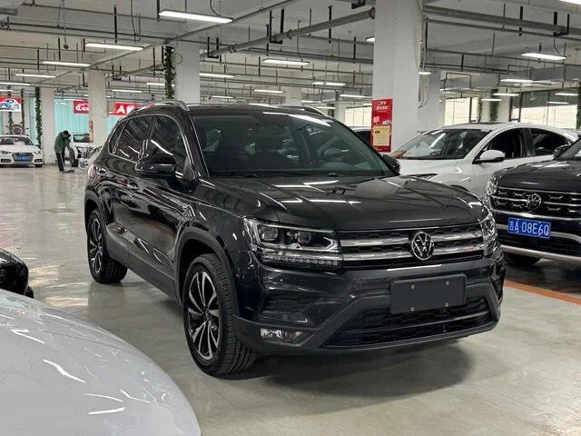 Volkswagen Tharu I