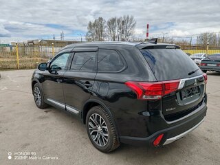 2017 Mitsubishi Outlander III Рестайлинг 2, чёрный, 1649000 рублей, вид 4