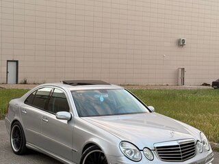 2003 Mercedes-Benz E-Класс 500 III (W211, S211), серебристый, 1150000 рублей, вид 1