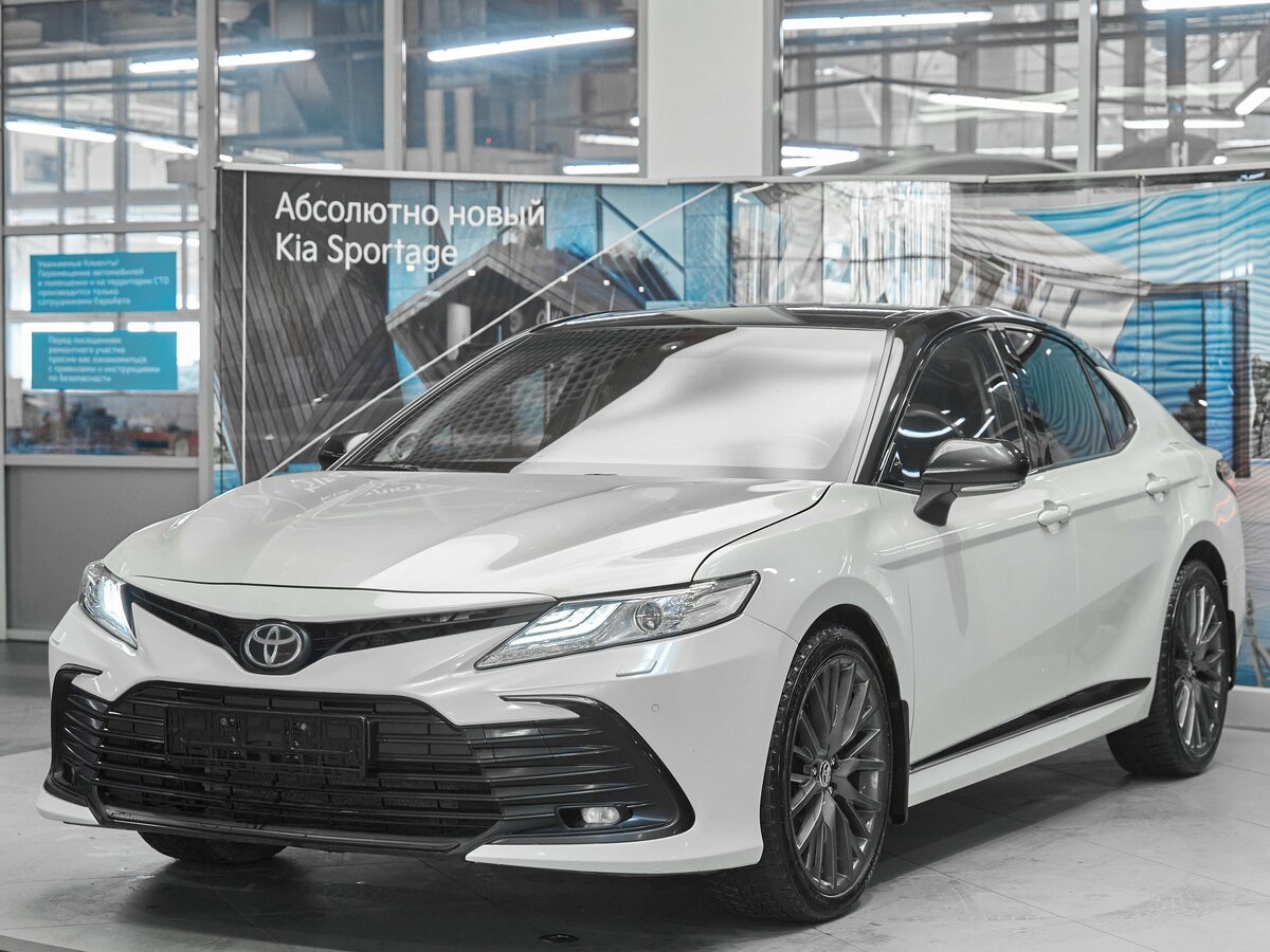 Toyota Camry VIII (XV70)