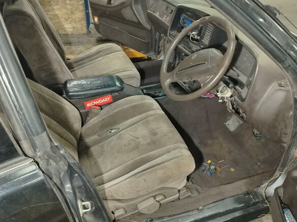 1991 Toyota Crown VIII (S130), серый, 170000 рублей - вид 4