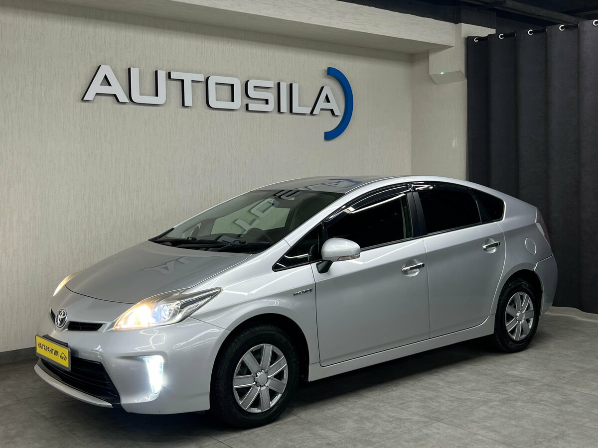 Toyota Prius III Рестайлинг (XW30)