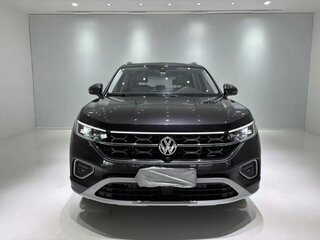 2022 Volkswagen Tayron I, чёрный, 2300000 рублей, вид 1