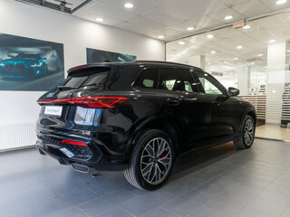 2025 Audi Q5 L III (GU), чёрный, 6390000 рублей, вид 4