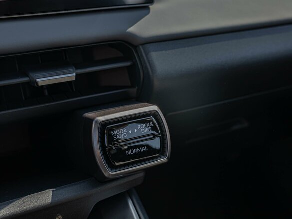 2026 Toyota RAV4 VI (XA60), белый, 4540000 рублей - вид 14