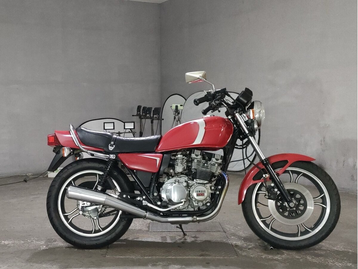 Yamaha XJ550