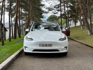 2023 Tesla Model Y Long Range Dual Motor I, белый, 3350000 рублей, вид 5