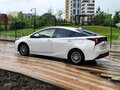 2019 Toyota Prius IV Рестайлинг (XW50), белый, 1750000 рублей - вид 7