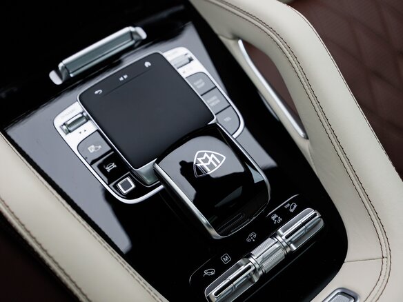 2025 Mercedes-Benz Maybach GLS 600 I Рестайлинг, чёрный, 29000000 рублей - вид 18