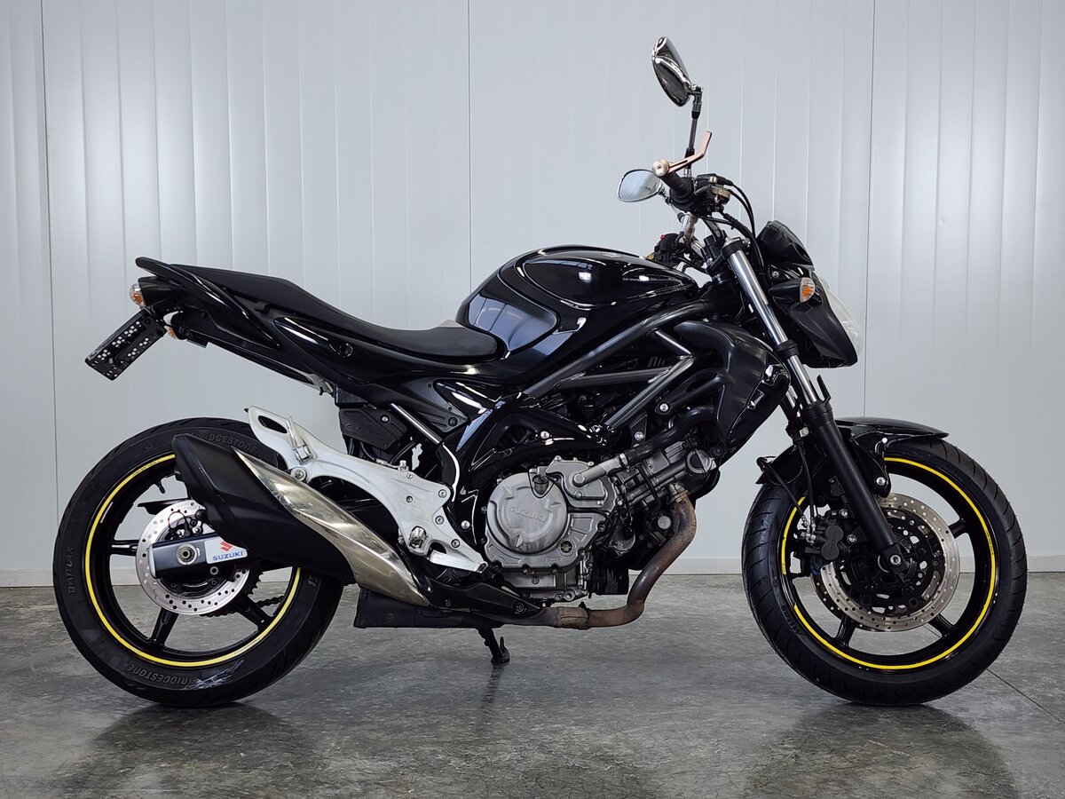 Suzuki SFV 400 Gladius