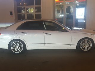 2011 Mercedes-Benz E-Класс 200 7G-Tronic IV (W212, S212, C207), белый, 950000 рублей, вид 1