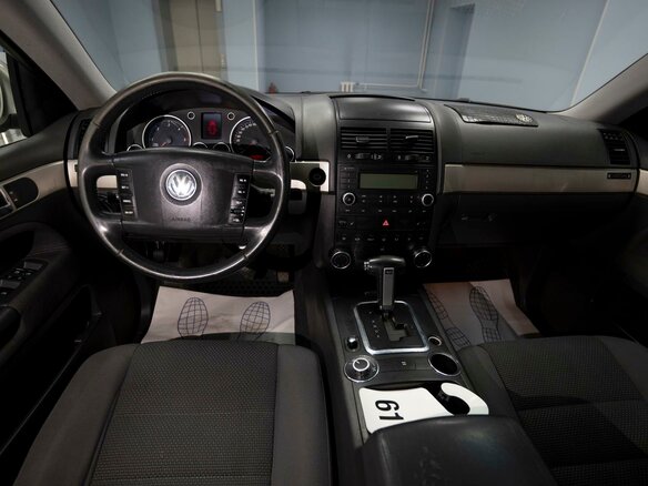 2008 Volkswagen Touareg I Рестайлинг, бежевый, 999000 рублей - вид 10