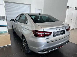 2026 Lada (ВАЗ) Vesta I Рестайлинг (NG), серебристый, 2035000 рублей, вид 3