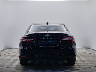 2021 Toyota Camry VIII (XV70), чёрный, 2765000 рублей, вид 4