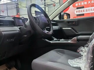 2026 Toyota RAV4 VI (XA60), чёрный, 3950000 рублей, вид 5