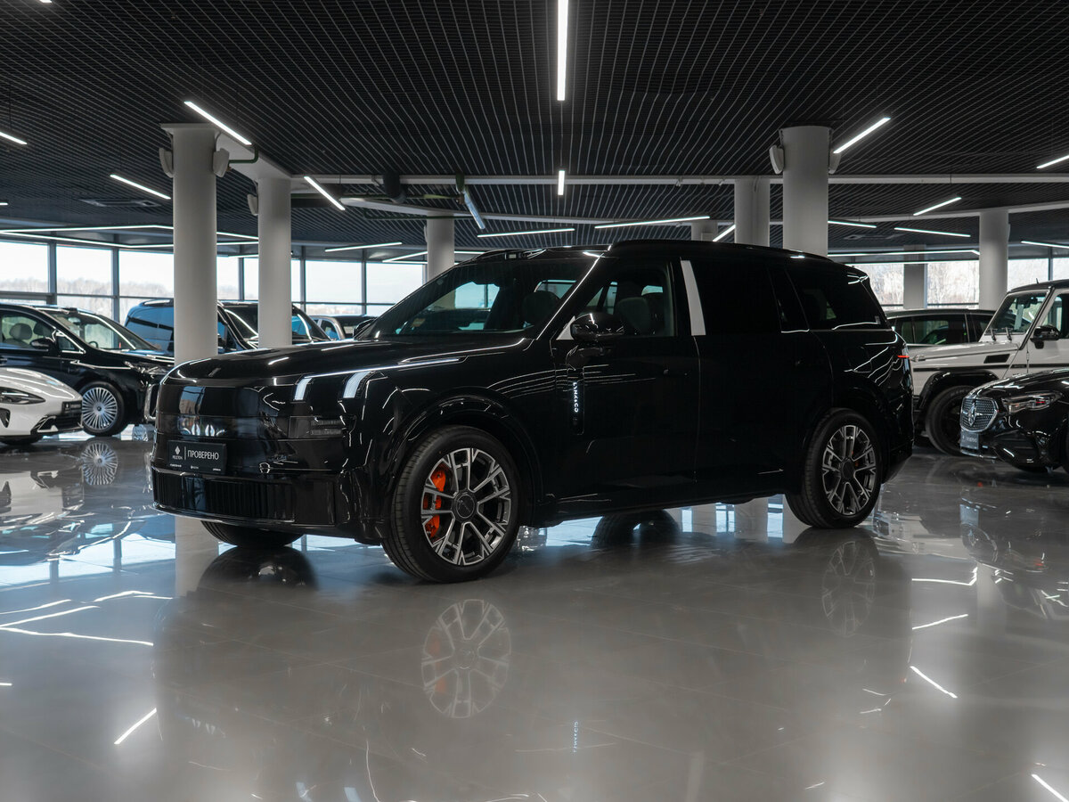 Lynk & Co 900