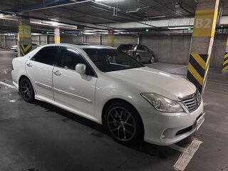 2011 Toyota Crown XIII (S200), белый, 1490000 рублей, вид 1