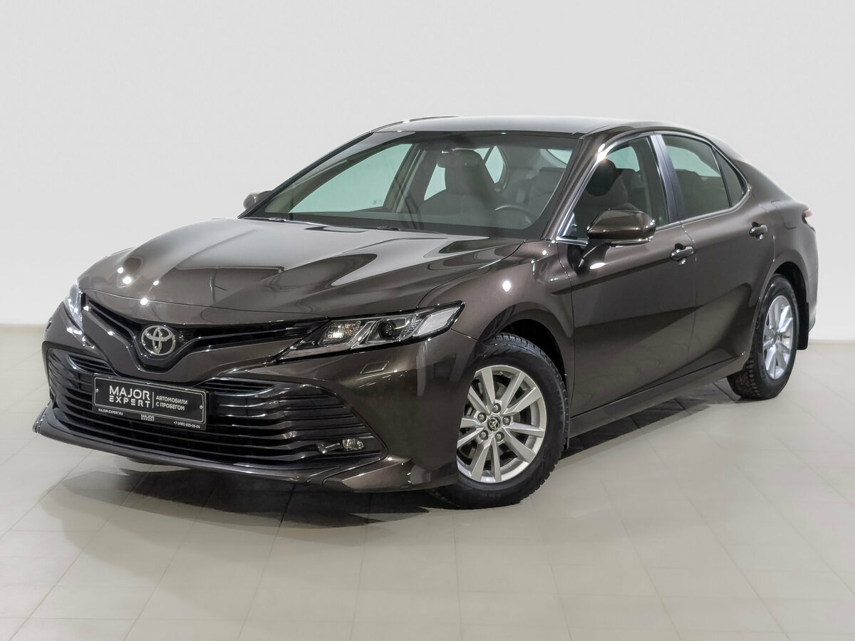 Toyota Camry VIII (XV70)