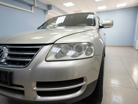 2008 Volkswagen Touareg I Рестайлинг, бежевый, 999000 рублей - вид 1