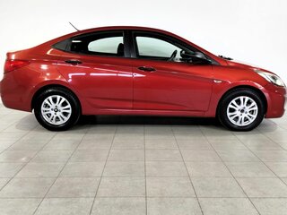 2011 Hyundai Solaris I, красный, 370000 рублей, вид 4