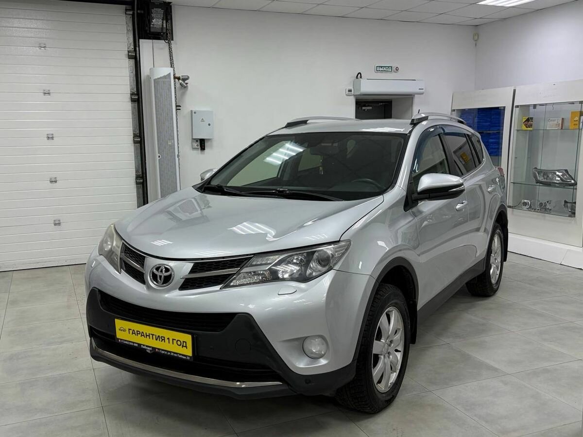 Toyota RAV4 IV (XA40)