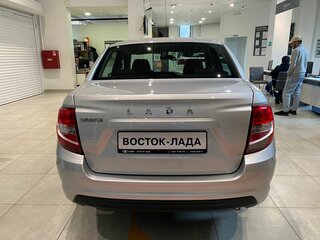 2026 Lada (ВАЗ) Granta I Рестайлинг, серебристый, 1121000 рублей, вид 5