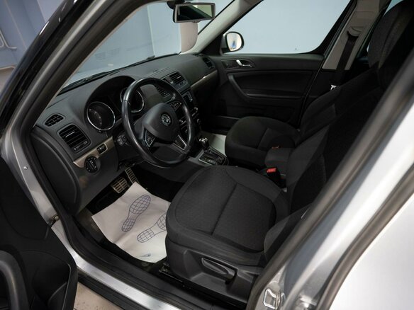 2015 Skoda Yeti I Рестайлинг, серебристый, 1149000 рублей - вид 5