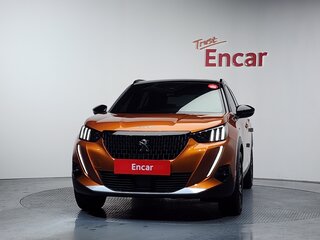 2022 Peugeot 2008 II, оранжевый, 1380000 рублей, вид 2