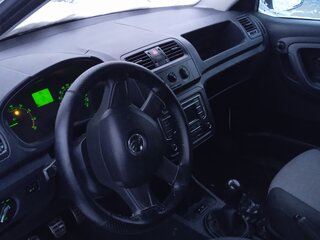 2013 Skoda Fabia II Рестайлинг, белый, 398000 рублей, вид 1