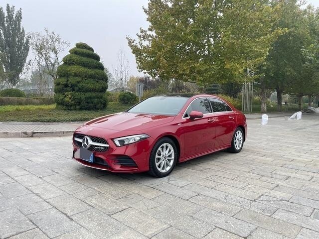 Mercedes-Benz A-Класс 180 IV (W177)