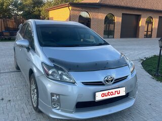 2010 Toyota Prius III (XW30), серебристый, 899000 рублей, вид 1