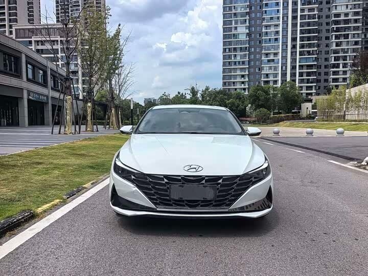 Hyundai Elantra VII (CN7)