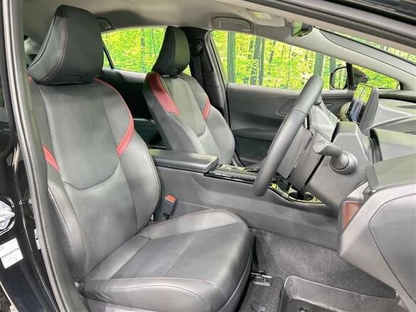 2025 Toyota Prius V (XW60), чёрный, 3670000 рублей - вид 10