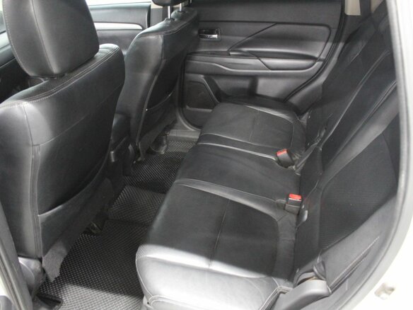 2014 Mitsubishi Outlander III, белый, 1480000 рублей - вид 13