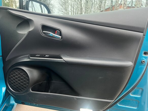 2018 Toyota Prius PHV ZVW52 IV (XW50), голубой, 1930000 рублей - вид 22