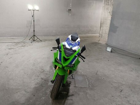 Купить б/у Kawasaki ZX-6 Ninja инжектор в Москве: зелёный спорт