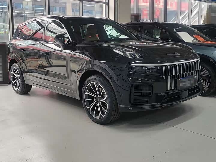 Lynk & Co 09