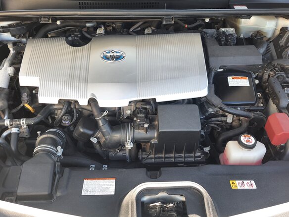 2019 Toyota Prius PHV ZVW52 Prime IV (XW50), белый, 2000000 рублей - вид 12