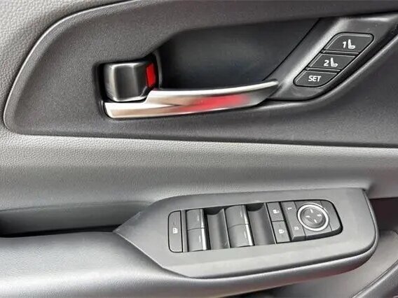 2025 Toyota Prius V (XW60), красный, 4489000 рублей - вид 20