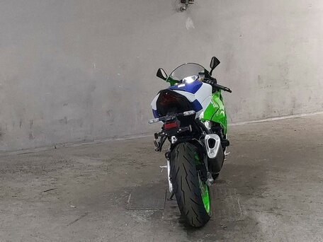 Купить б/у Kawasaki ZX-6 Ninja инжектор в Москве: зелёный спорт