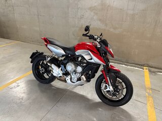2014 MV Agusta Rivale 800, красный, 680000 рублей, вид 1