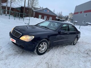 2001 Mercedes-Benz S-Класс 320 IV (W220), синий, 470000 рублей, вид 1