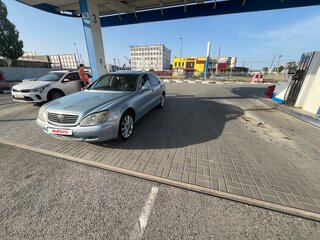 2000 Mercedes-Benz S-Класс 500 IV (W220), серебристый, 350000 рублей, вид 1