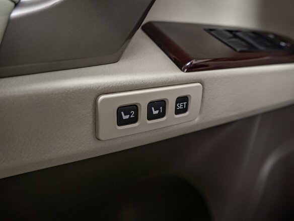 2015 Lexus GX 460 II Рестайлинг, бежевый, 3790000 рублей - вид 24