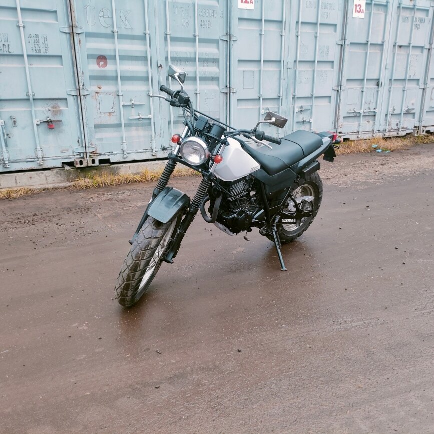 Yamaha TW225