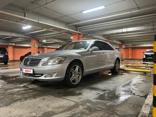 2005 Mercedes-Benz S-Класс 550 Long V (W221), серебристый, 930000 рублей, вид 1